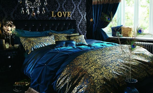 Laurence Llewelyn Bowen Wallpaper - Kinky Vintage Used In bedroom