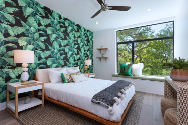 tropical wallpaper in bedroom